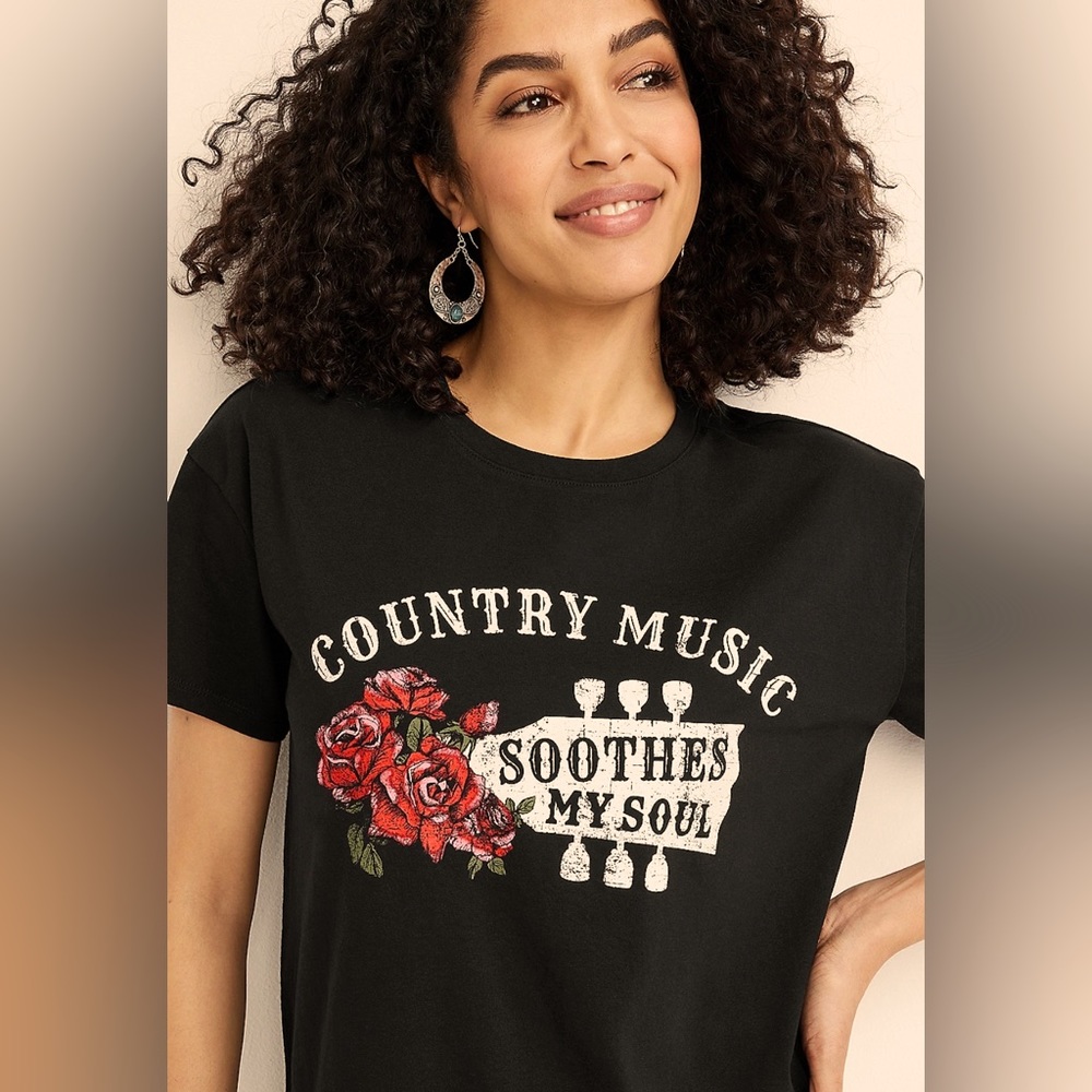 NWT Medium Black T-Shirt “Country Music Soothes my Soul”